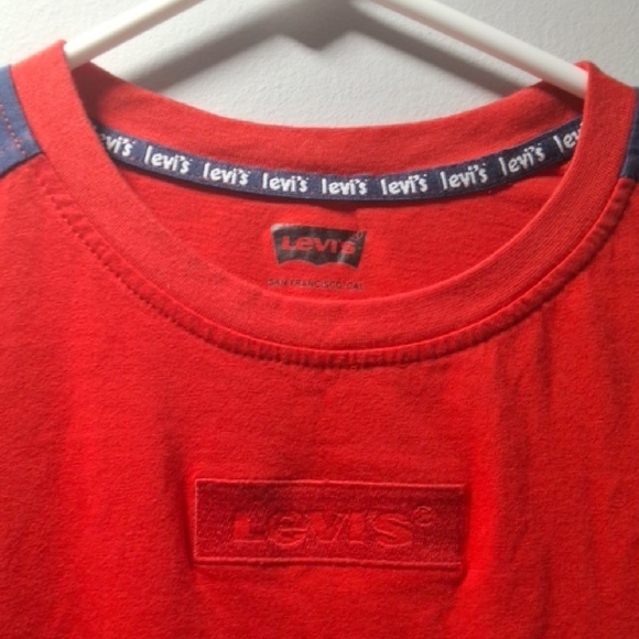 Levi's Red and Navy Short Sleeve Tee - Picture 3 of 4